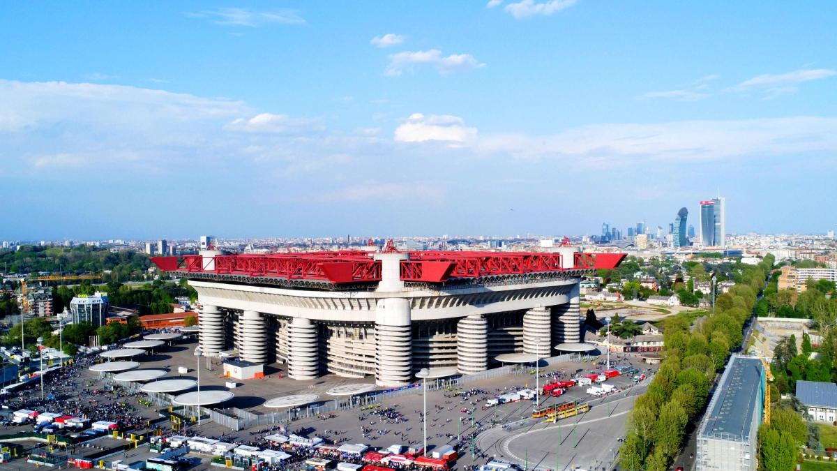 New San Siro: Smaller, Posh, and Pee Stairs?