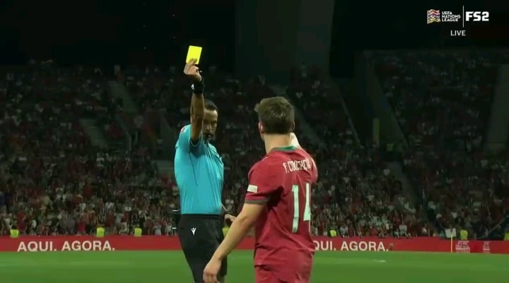 That Thumbs Up Was Chef's Kiss, Ref
