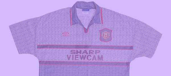 Manchester United's half-time shirt change - featured image