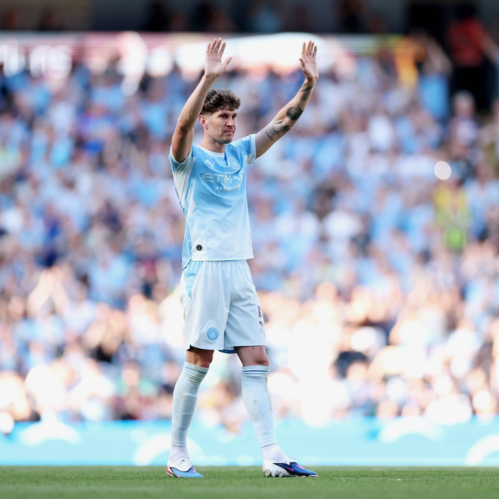 Manchester City Debuts 26-27 Home Kit - featured image