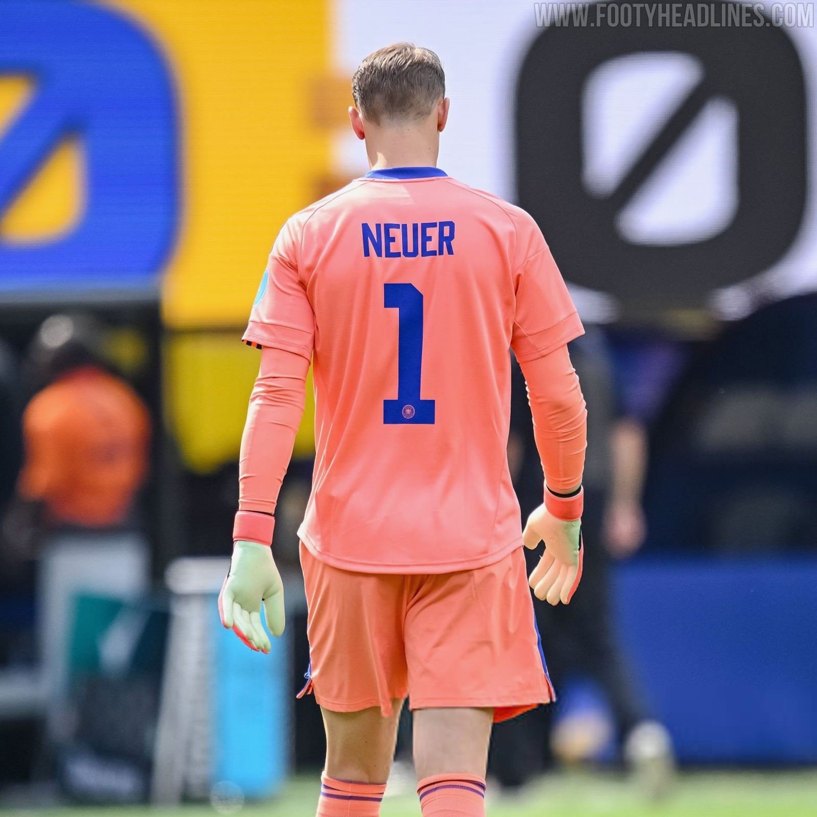 Manuel Neuer's Matching Coral Goalkeeper Outfit at 2026 World Cup - featured image