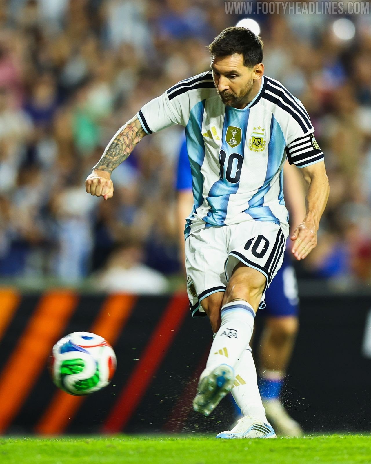 Messi's Boots Match His Kit Perfectly - featured image