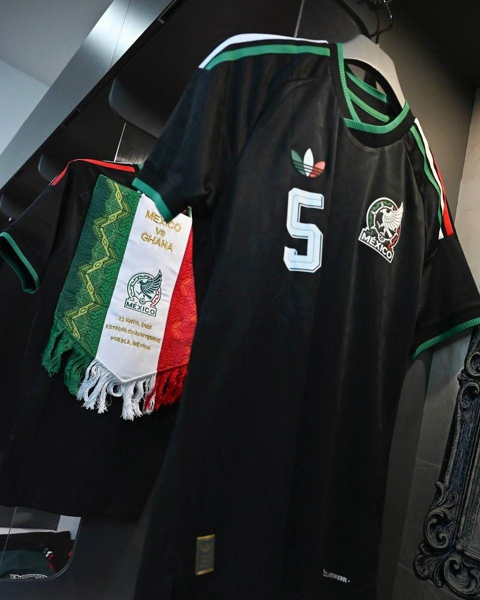 Mexico Third Kit Debuts On Pitch vs Ghana - featured image