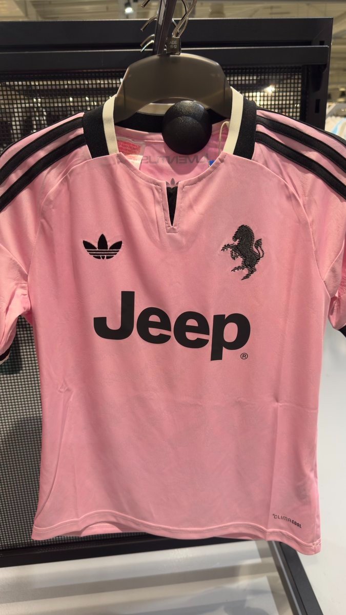 Unreleased Juventus 26-27 Away Kit Spotted in Store - featured image
