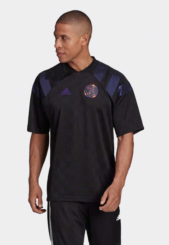12-pogba-seqason-6-clothing.jpg