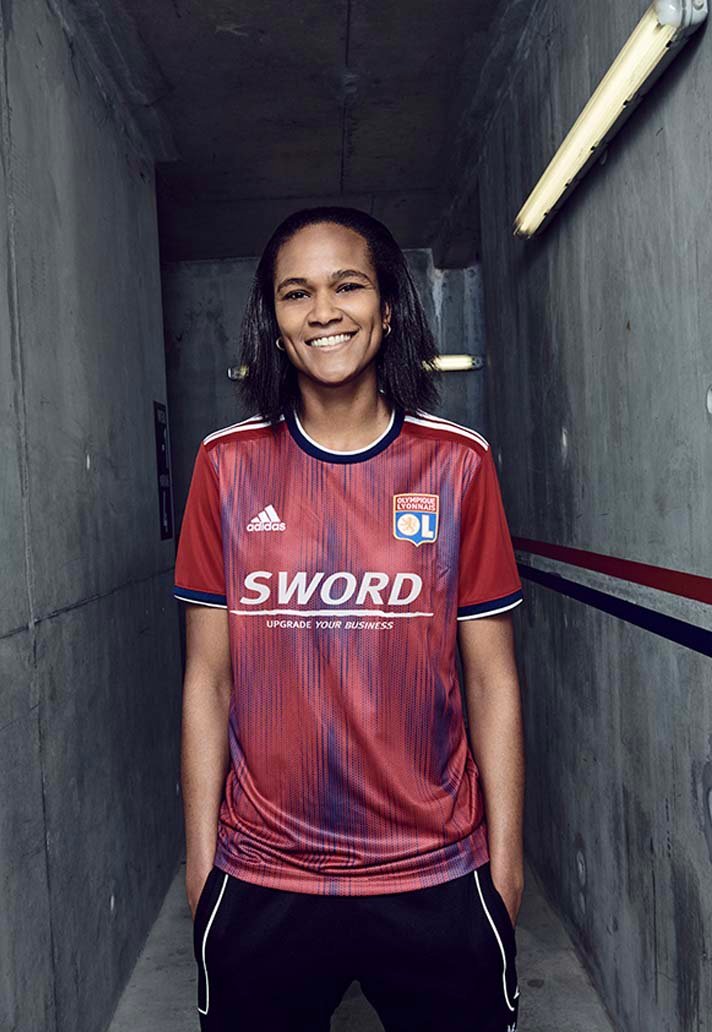 2-lyon-19-20-third-shirt.jpg