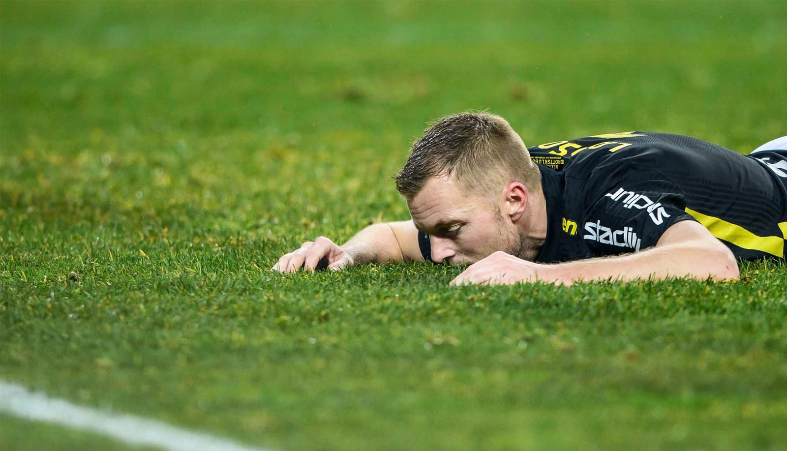 AIK Fight Online Bullying With Unique Match Commentary - featured image
