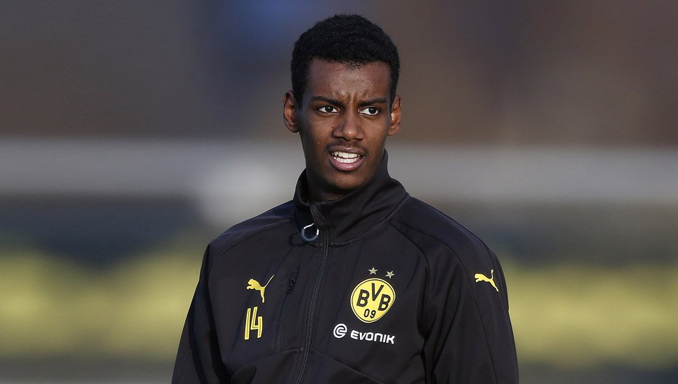 Alexander Isak Trains In Blackout Adidas Boots - featured image