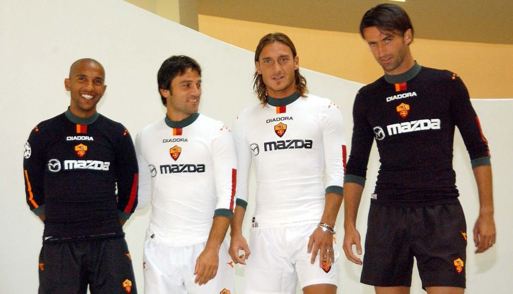 Are We Ready For A Return Of The Skin Tight Shirt? - featured image