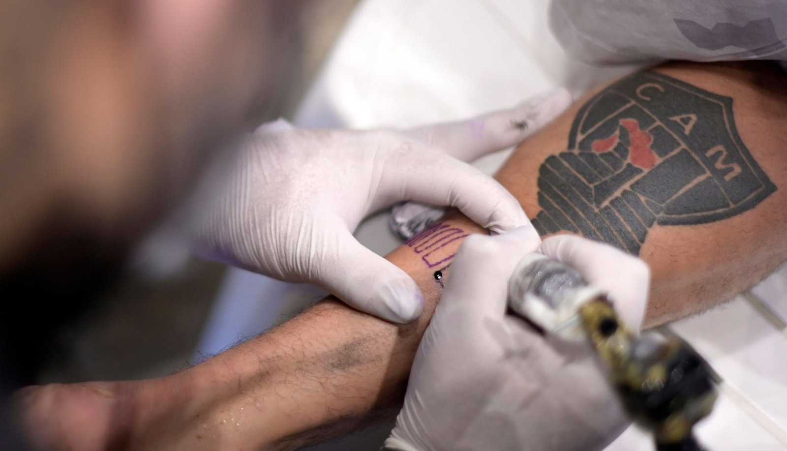 Atletico Mineiro Give Fans Free Tattoos To Celebrate League Title - featured image