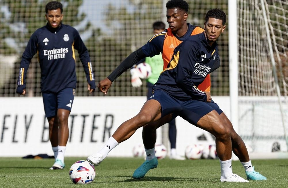 Bellingham & Gomez Are Latest Players Spotted In Next-Gen adidas Predator - featured image