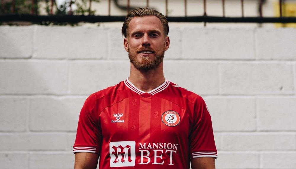 Bristol City Unveil Their 20/21 Home Shirt From Hummel - featured image