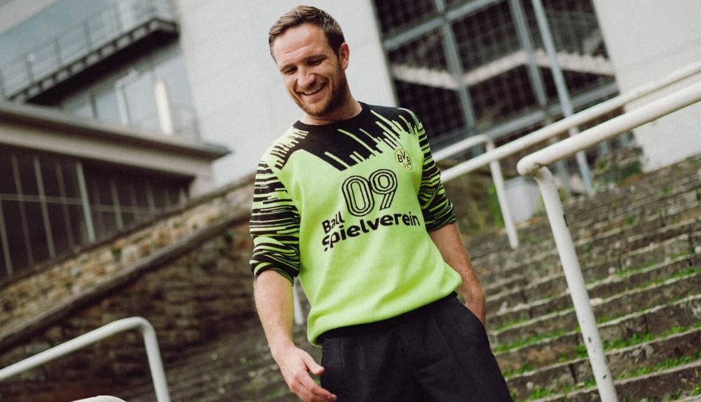 BVB Bring Back Iconic 93/94 Shirt Design For Knitted Sweater - featured image