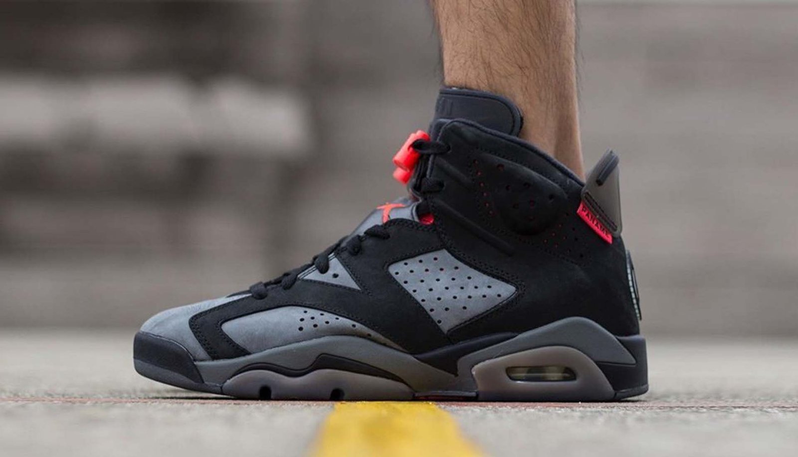 Closer Look at the Paris Saint-Germain x Air Jordan 6 - featured image