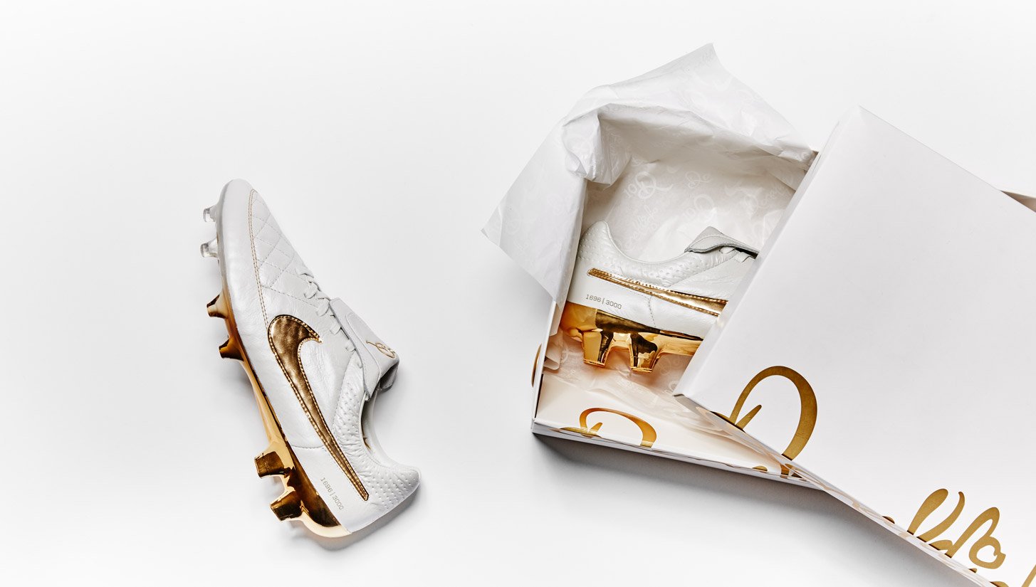 Closer Look | Nike Tiempo "Touch of Gold" - featured image