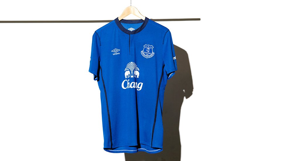 Closer Look | Umbro Everton Home Shirt - featured image