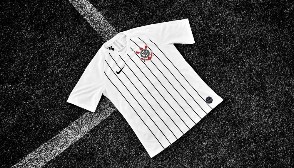Corinthians Launch Nike 2019/20 Home Shirt Inspired By El Fenomeno - featured image