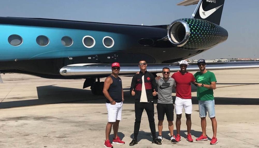 Cristiano Ronaldo Jets To China For 2018 CR7 Tour - featured image
