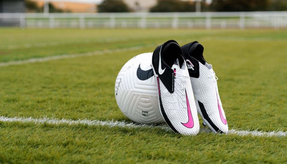 Dropology Episode 06: Nike Phantom GT Flyease Feat. Sarah Reinertsen - featured image