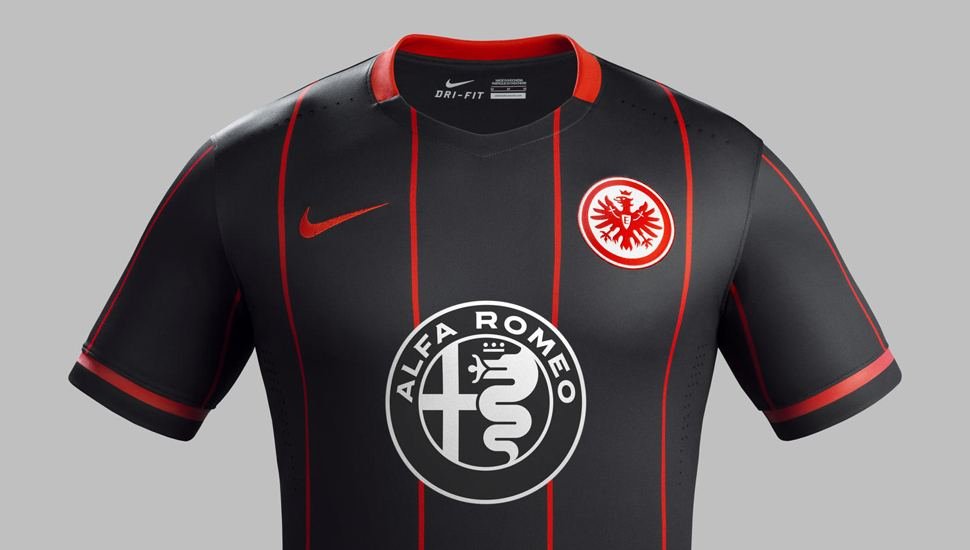 Eintracht Frankfurt 15/16 Home Kit - featured image