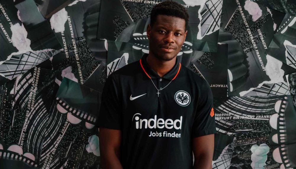 Eintracht Frankfurt Unveil 21/22 Nike Home Shirt - featured image