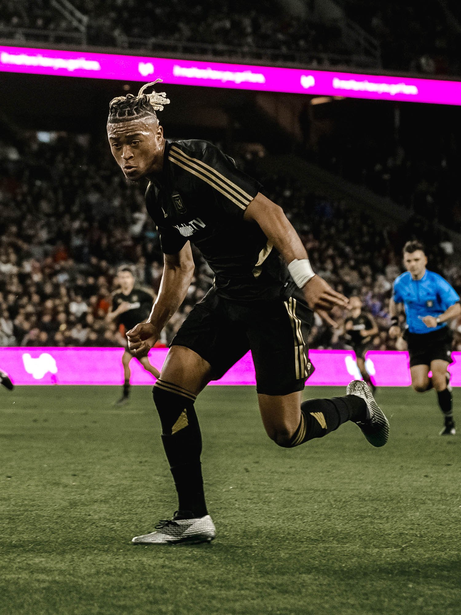 LAFC KOBE PORTRAIT_0011_DL-63.jpg