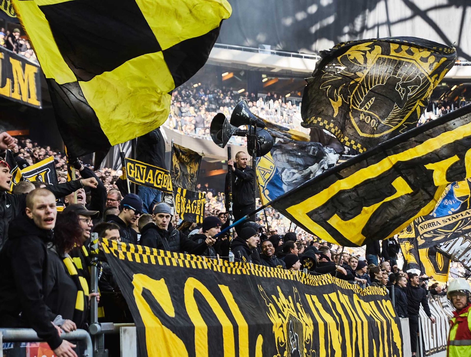 b4-framed-aik-ostersund-min.jpg