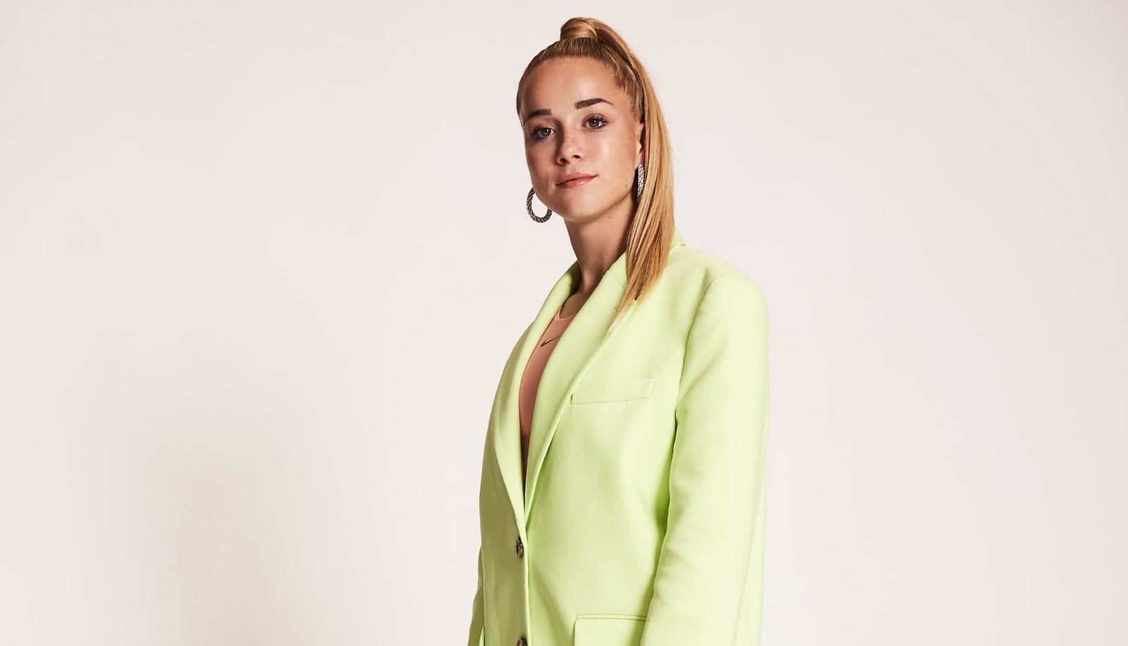 Giulia Gwinn For SoccerBible Volumes: 'All Power' - featured image