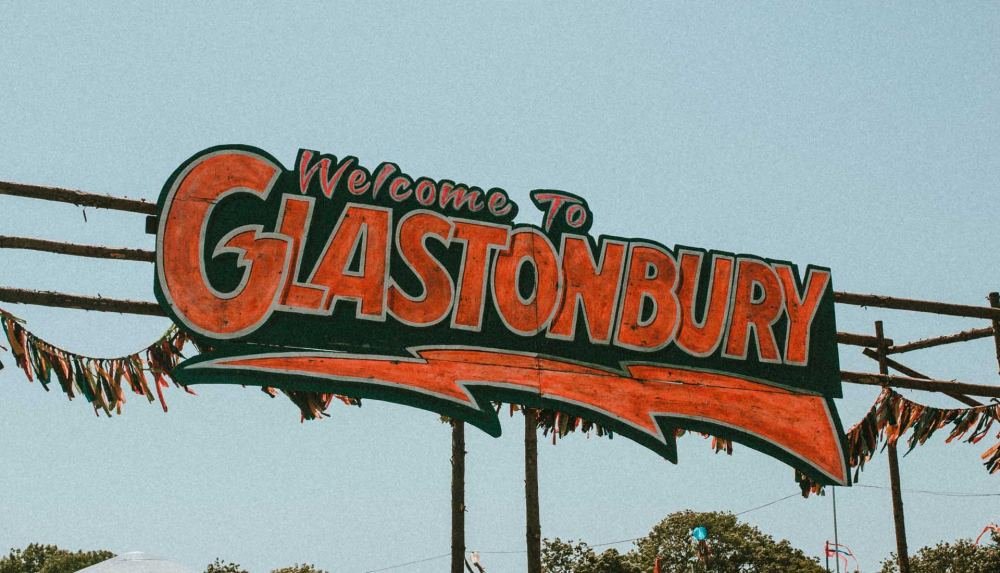 Glastonbury 2019: The Football Shirts - featured image