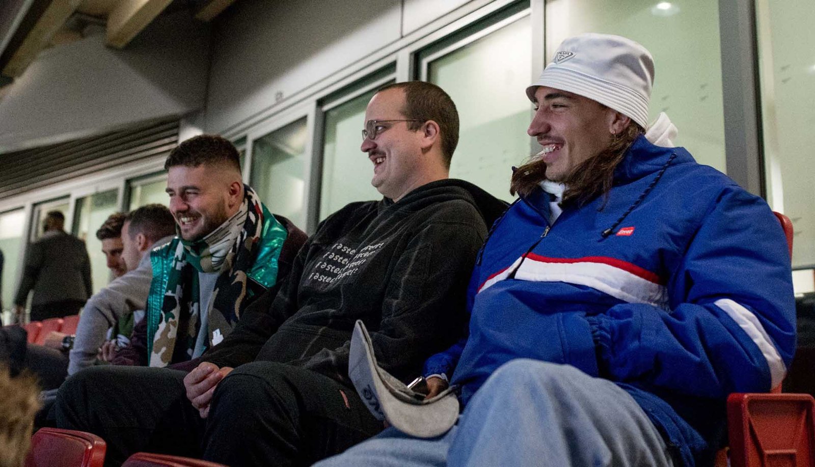 Hector Bellerin Invites Liam Hodges To League Cup Game - featured image