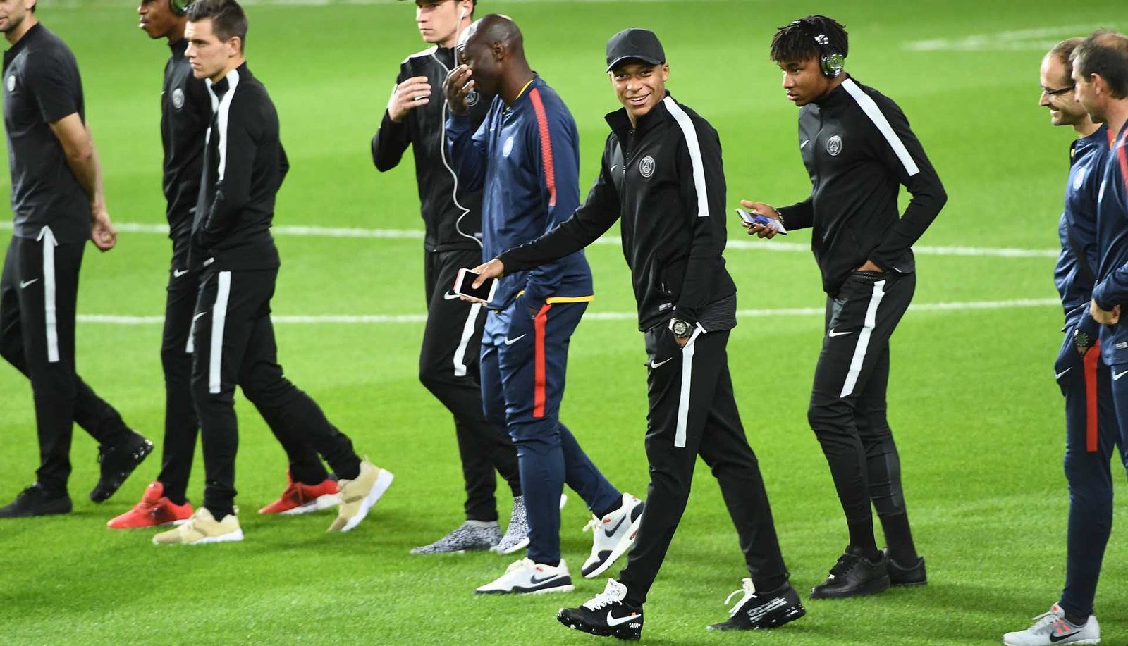 Kylian Mbappe Wears Off White x Nike Air VaporMax - featured image