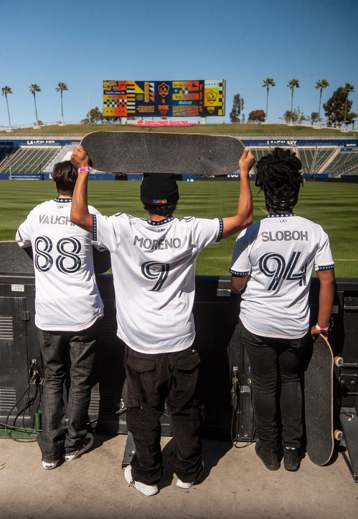 la galaxy 6-min.jpg