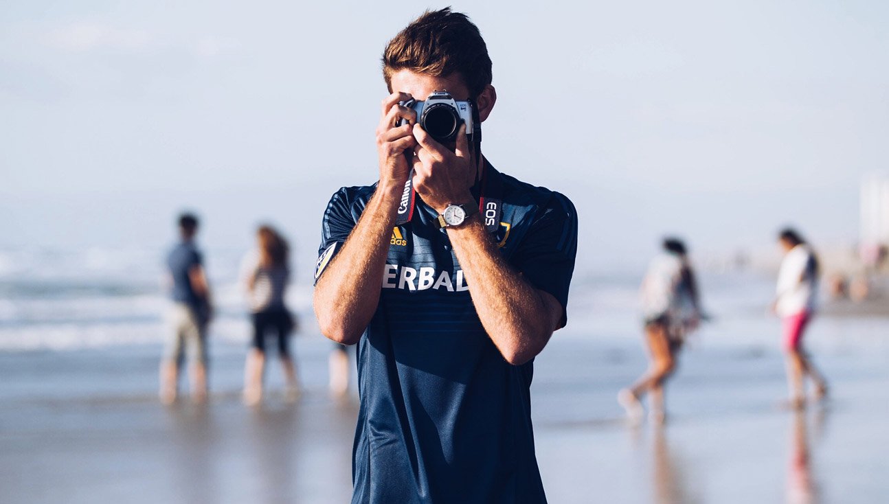 LA Galaxy Release 2015 Away Kit - featured image