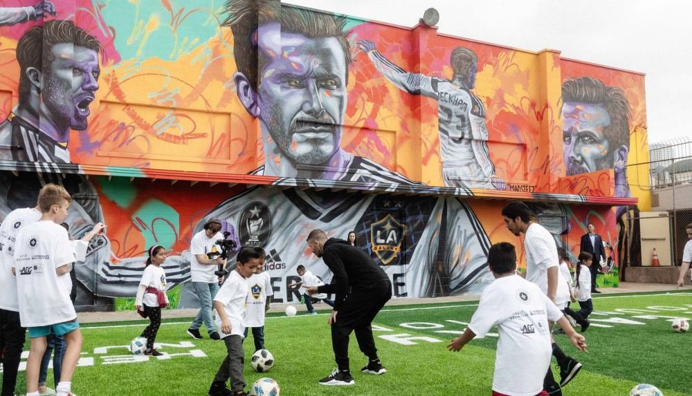 LA Galaxy Unveil Beckham Mural & Statue - featured image