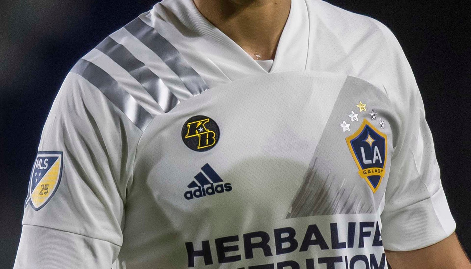 LA Galaxy Wear Kobe Bryant Tribute Kits - featured image