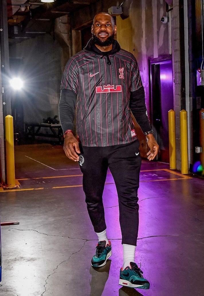 lebron 3-min.jpg