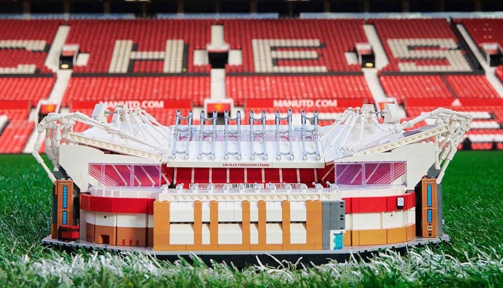 LEGO Launch 3898-Piece Old Trafford Set - featured image