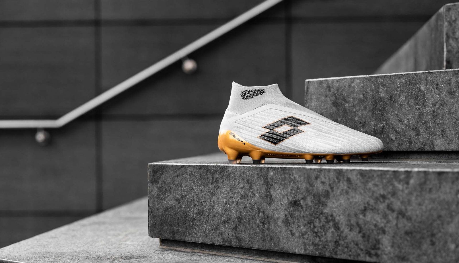 Lotto Launch Solista 100 III Gravity "Vapor Grey/Black/Light Platino" - featured image