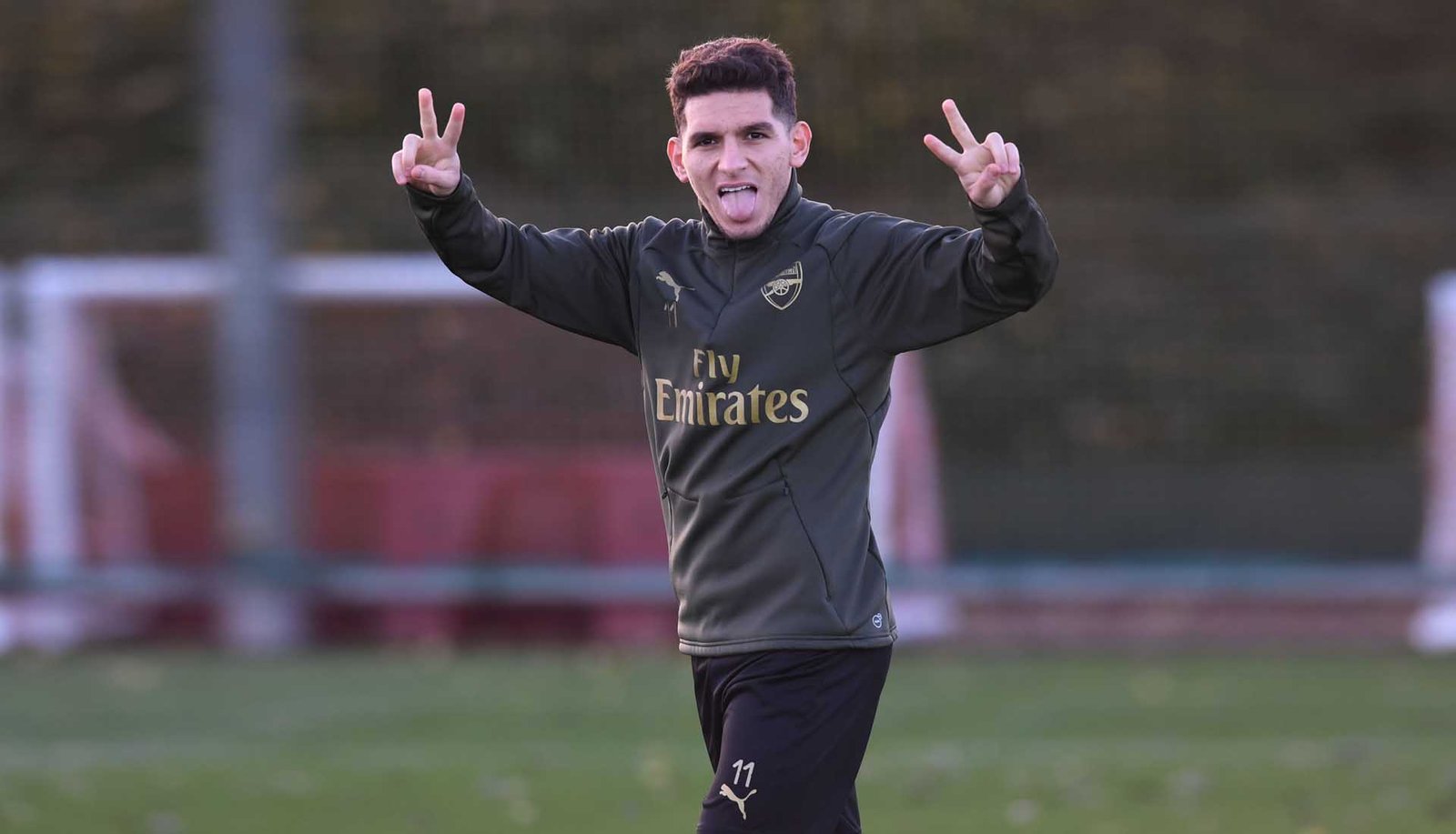 Lucas Torreira Trains In Blackout New Balance Boots - featured image