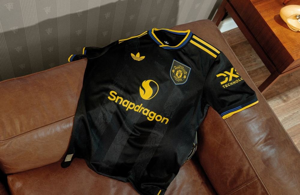 Manchester United & adidas Reveal Nostalgic 25/26 Third Kit - featured image