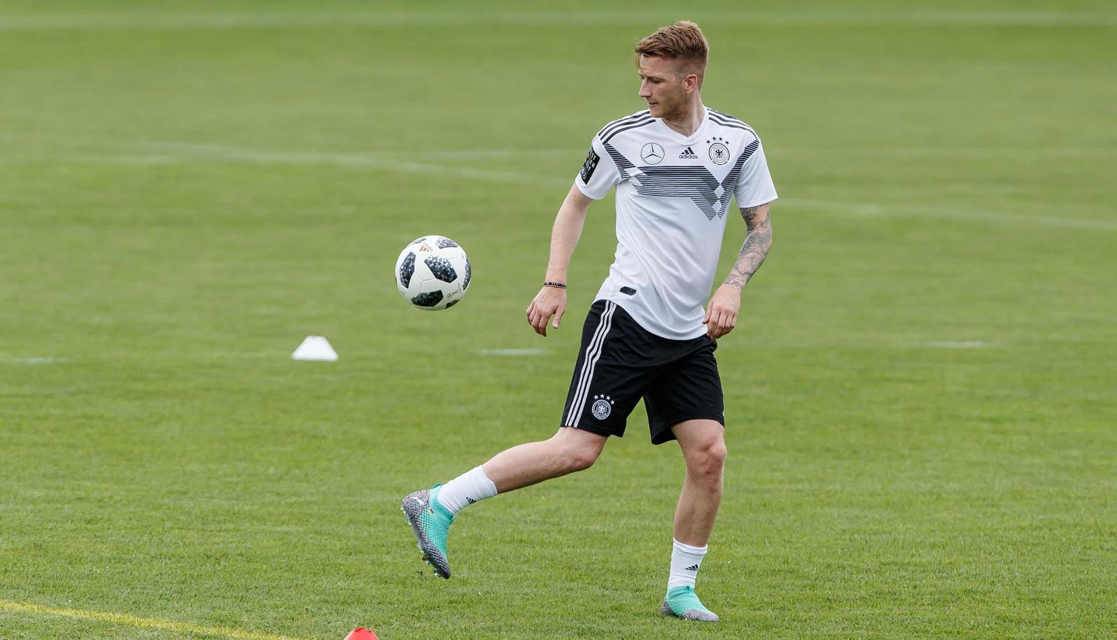 Marco Reus Trains In Next-Gen PUMA Future World Cup Boots - featured image