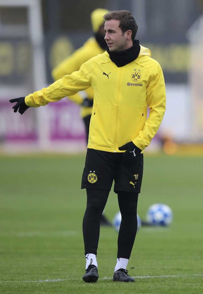 gotze-blackout-1-min.jpg