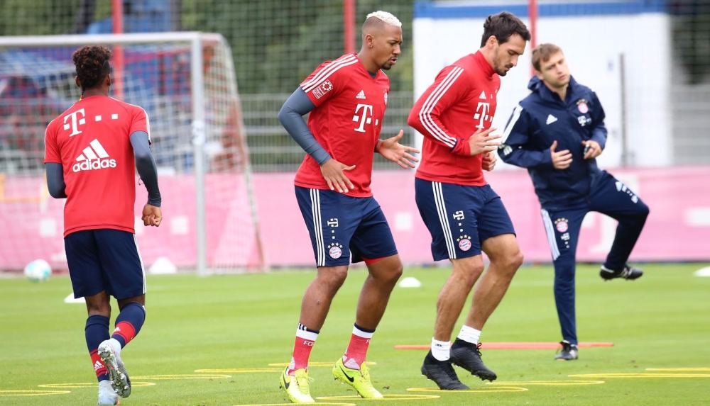Mats Hummels Trains in Blackout adidas Boots - featured image