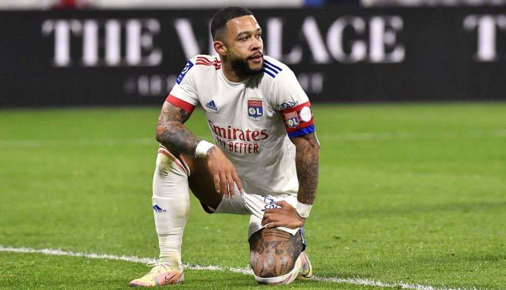 Memphis Depay Leaves Under Armour - featured image