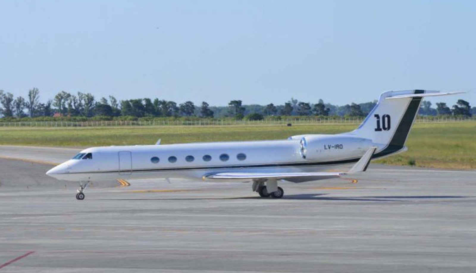 Messi Hires A $15 Million Customised Private Jet - featured image