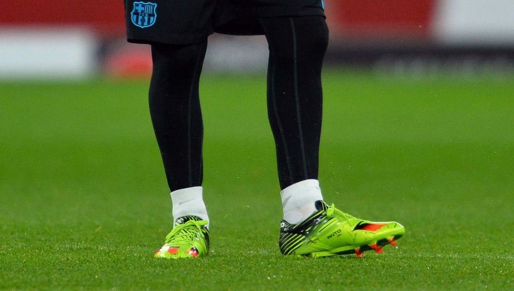 Messi Trains In New "Solar Slime" Colourway - featured image