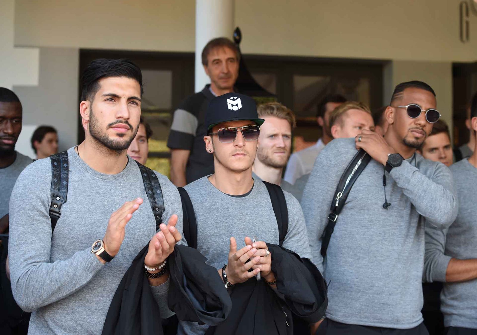 ozil 1-min.jpg