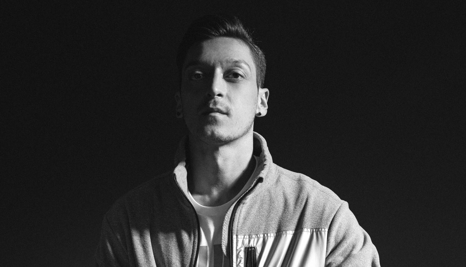 Mesut Özil Talks Germany & World Cup For SoccerBible '32/12' - featured image