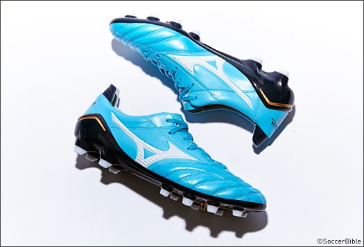 Mizuno drop fresh paint job on their high-end Neo model. - featured image