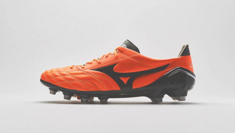 Mizuno Morelia Neo "Orange/Black" - featured image